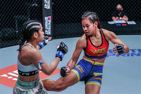 wonder girl muay thai